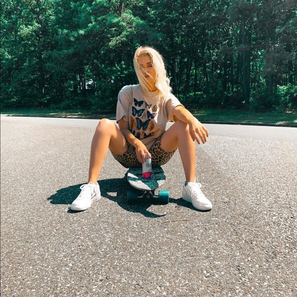 Meet your Posher, Stephanie - Picture 5 of 8